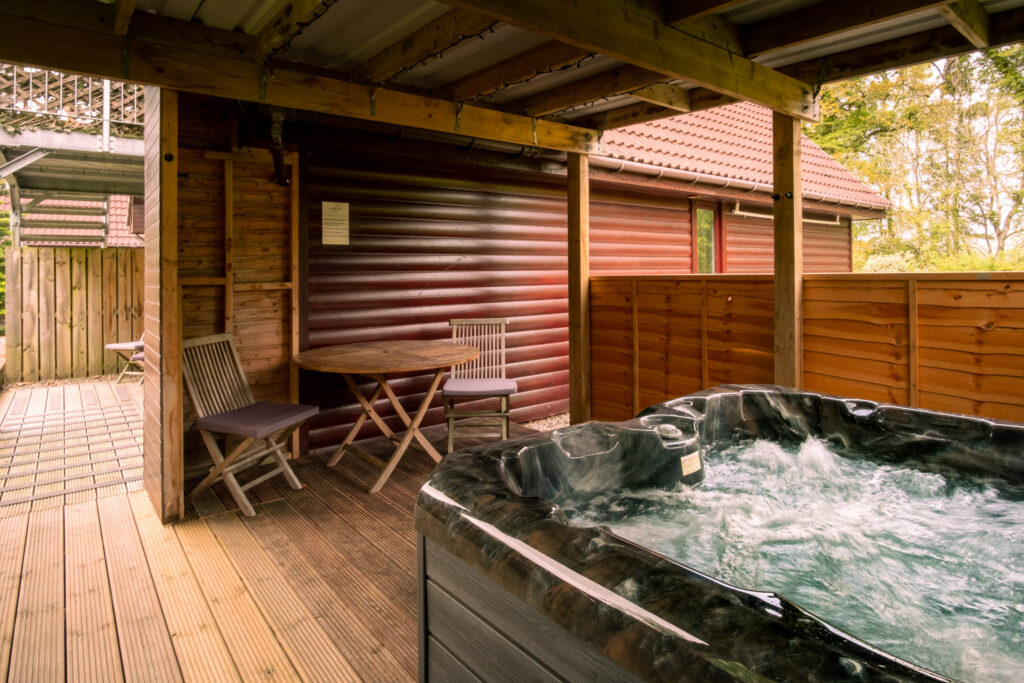 Ptarmigan Luxury Lodge hot tub and decking